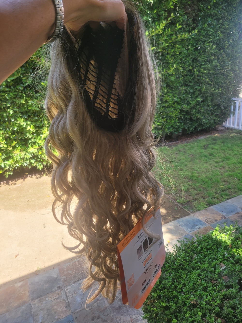 Brand New, Kiss Vivacé Lux Pre-Styled Lace Front Wig in Cream Latte - Picture 3 of 15